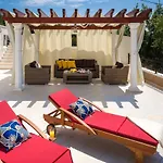 Luxury Maja With Whirlpool, Heated Pool, Gym, Sauna, Panoramic Sea Views *