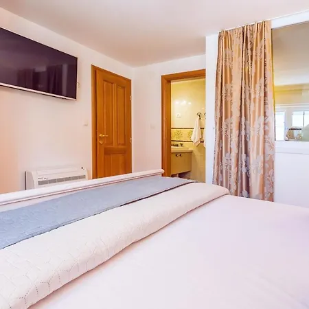 Vila Maja With Whirlpool, Heated Pool, Gym, Sauna, Panoramic Sea Views Jesenice (Split-Dalmatia)