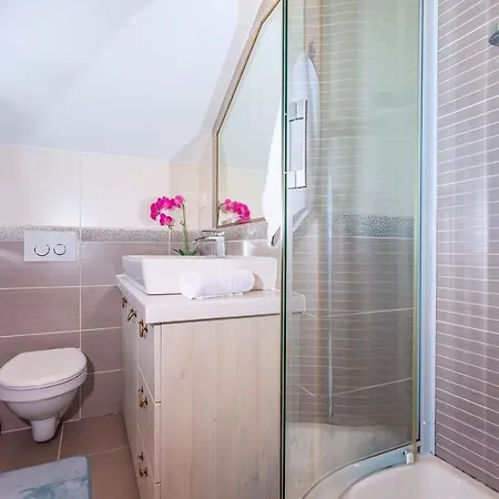 Maja With Whirlpool, Heated Pool, Gym, Sauna, Panoramic Sea Views Vila Jesenice (Split-Dalmatia)