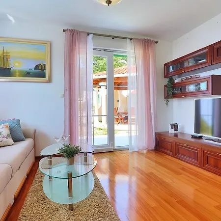 Vila Maja With Whirlpool, Heated Pool, Gym, Sauna, Panoramic Sea Views Jesenice (Split-Dalmatia)