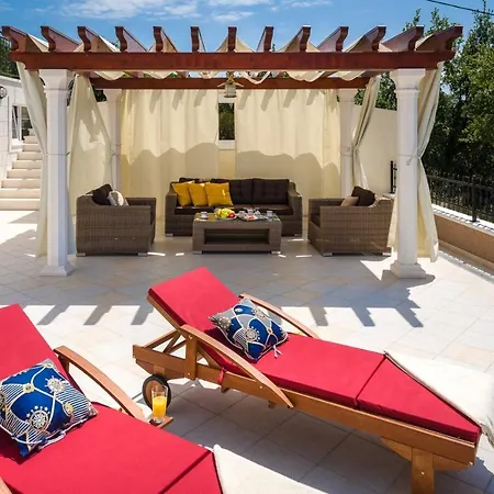Maja With Whirlpool, Heated Pool, Gym, Sauna, Panoramic Sea Views *
