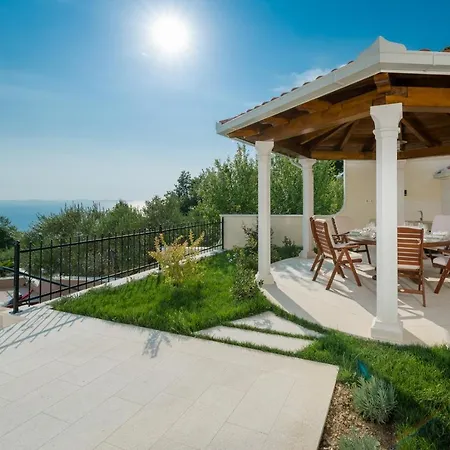 Luxury Maja With Whirlpool, Heated Pool, Gym, Sauna, Panoramic Sea Views Villa Jesenice (Split-Dalmatia)