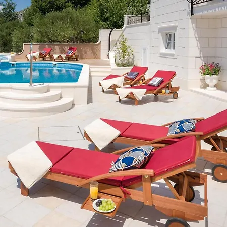 Maja With Whirlpool, Heated Pool, Gym, Sauna, Panoramic Sea Views * Jesenice (Split-Dalmatia)